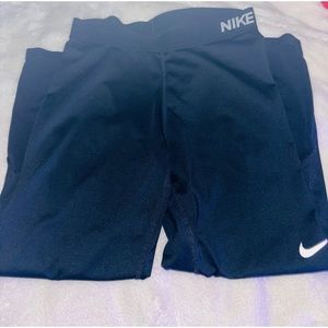 Nike Pros Capris